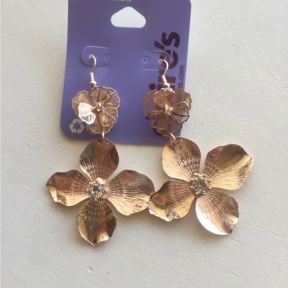 3 sets of Claire’s super cute earrings ❤️ Brand New - Picture 3 of 4